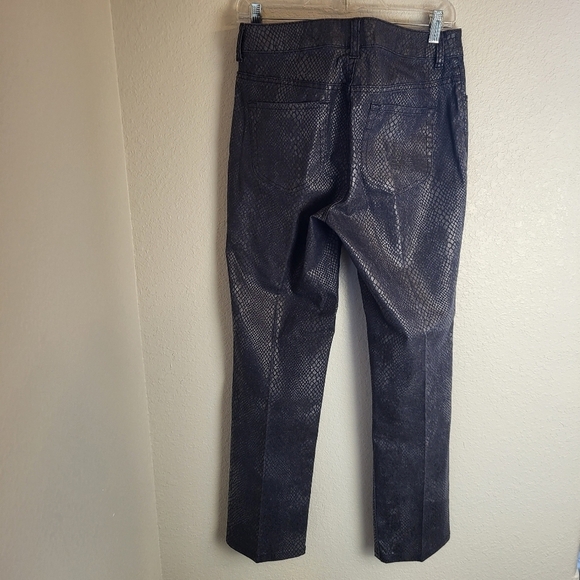 Chico's Platinum Denim Indigo Wash Snake Skin Pattern Chico's Size 0.5 - Picture 2 of 7